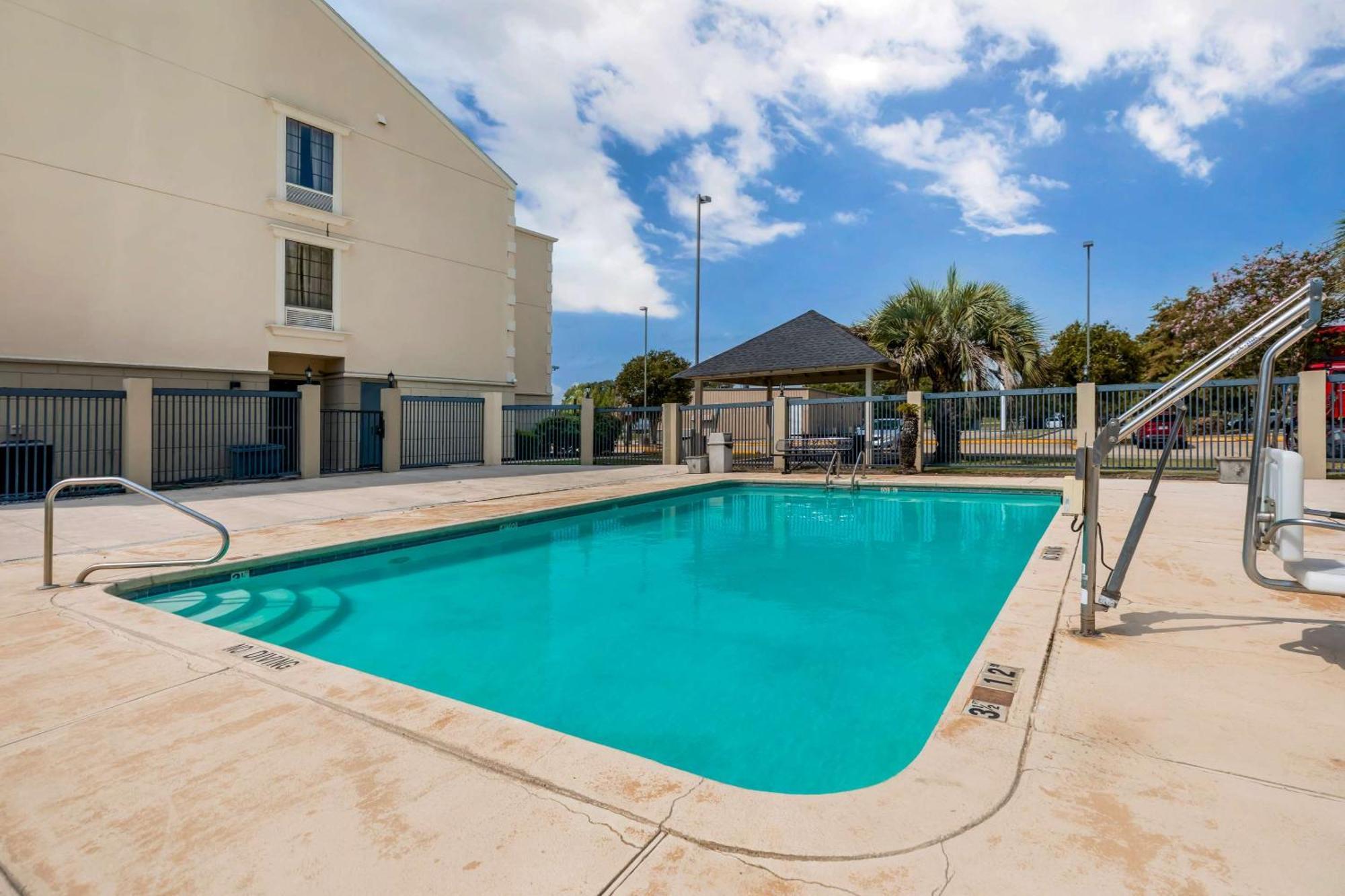Comfort Suites Port Allen - Baton Rouge Екстер'єр фото