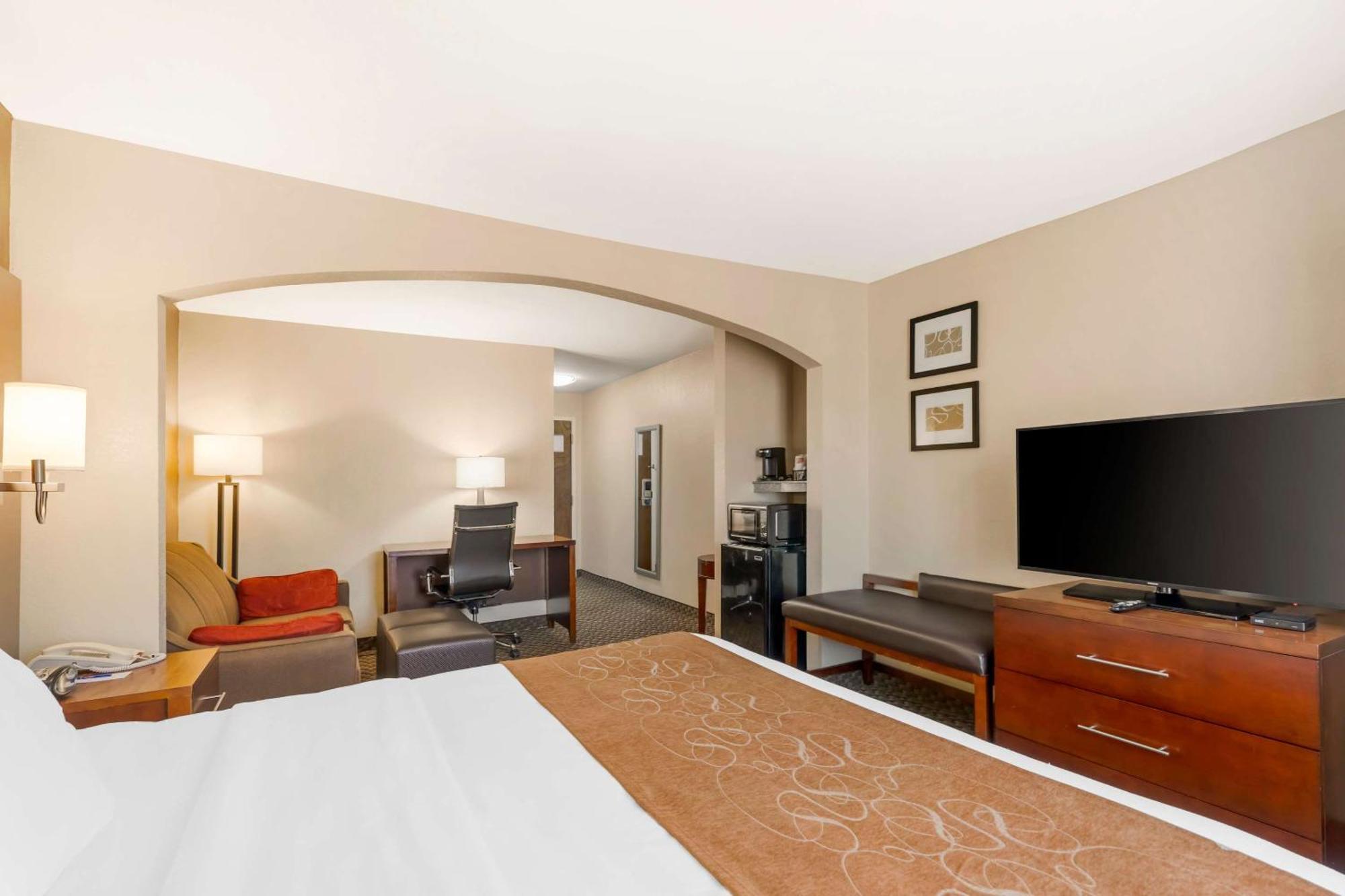 Comfort Suites Port Allen - Baton Rouge Екстер'єр фото