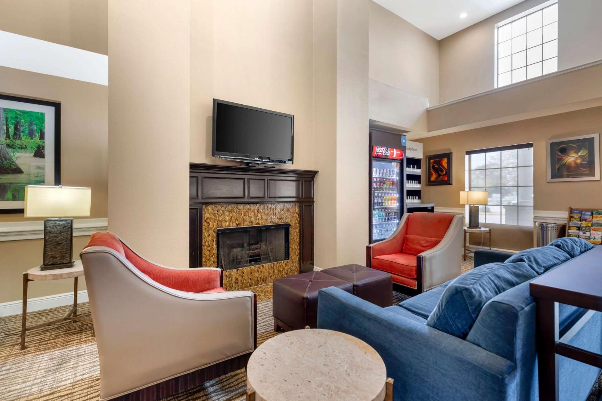 Comfort Suites Port Allen - Baton Rouge Екстер'єр фото