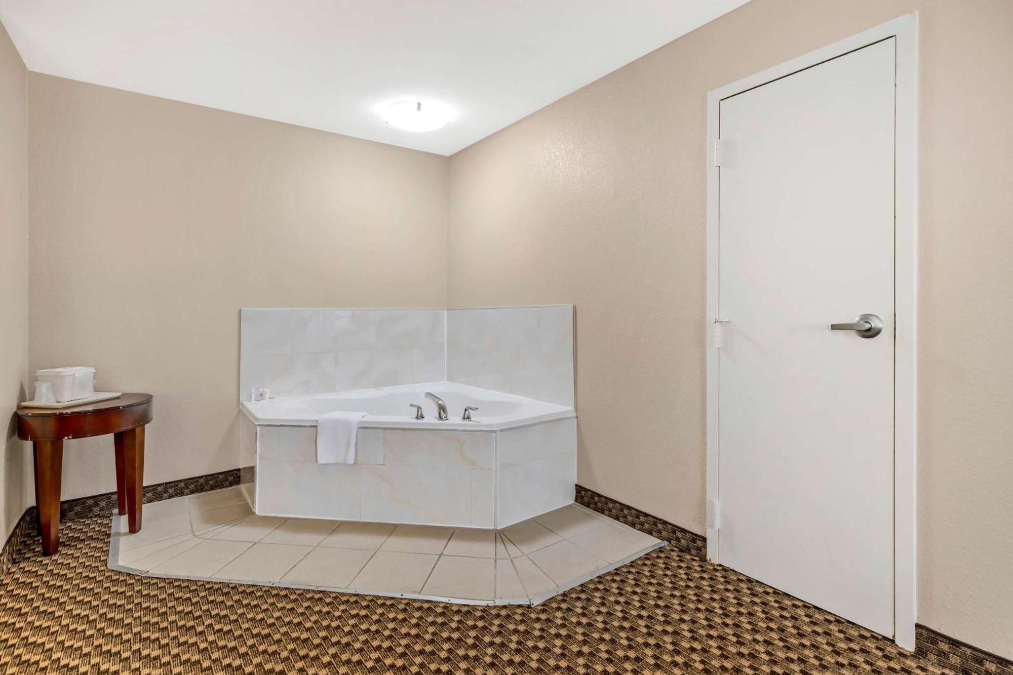 Comfort Suites Port Allen - Baton Rouge Екстер'єр фото